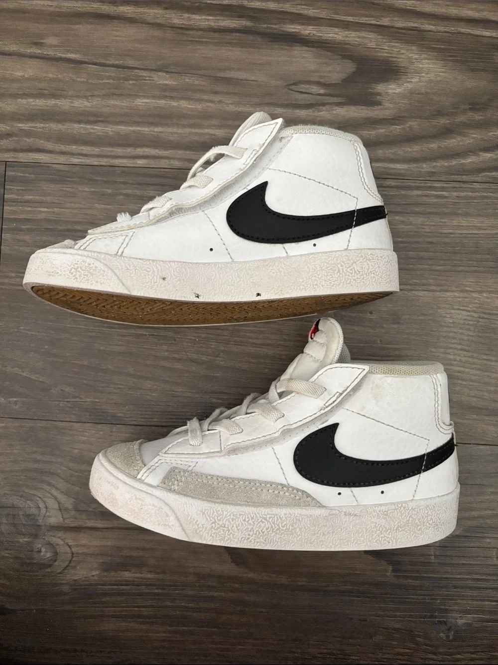 Nike Boy toddler White Low-Top Sneakers